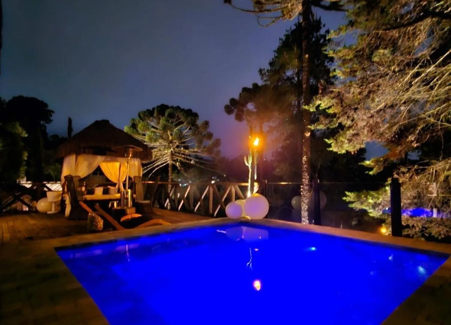Villa Chalet Com Jacuzzi Sauna Lareira E Telao Cinema Campos do Jordao Brezilya